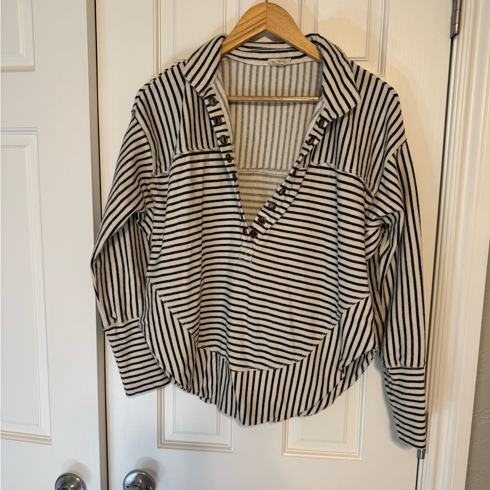 Anthropologie Pilcro Spliced Henley Top Size XSmall